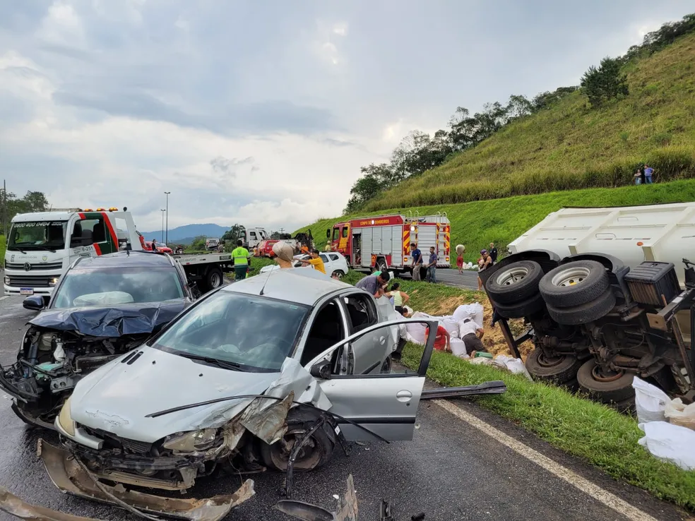 BOMBA: Dois JOGADORES morrem em grave acidente a caminho da partida: ‘Não sobr… Ver mais