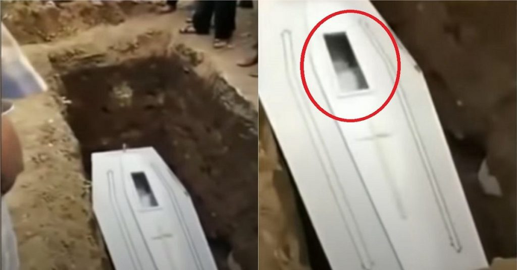 Cadáver Acena Para Familiares Durante O Funeral: Momento Assustador Captu… Ver Mais